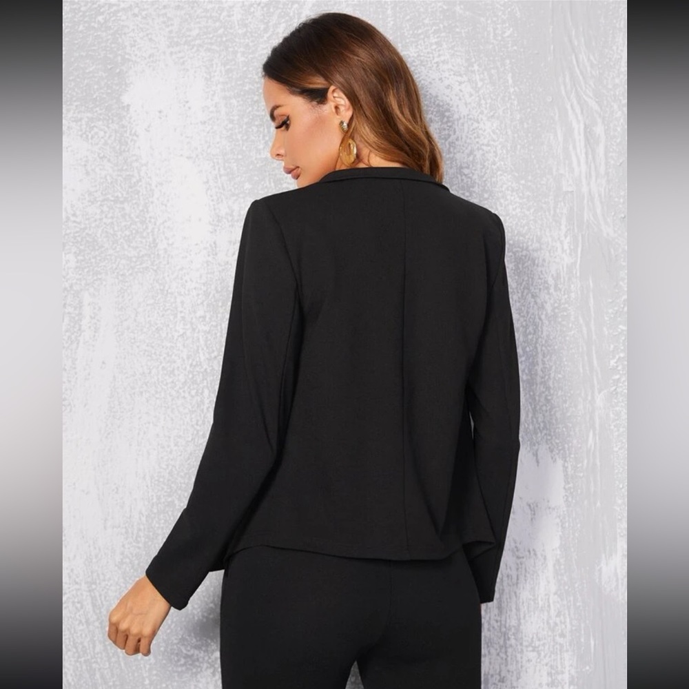 Blazer - Picture 3 of 7